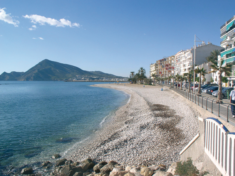 You are currently viewing La Roda Beach